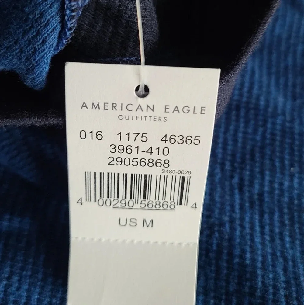 NWT American Eagle Outfitters Blue Tshirt long sleeve sz.M